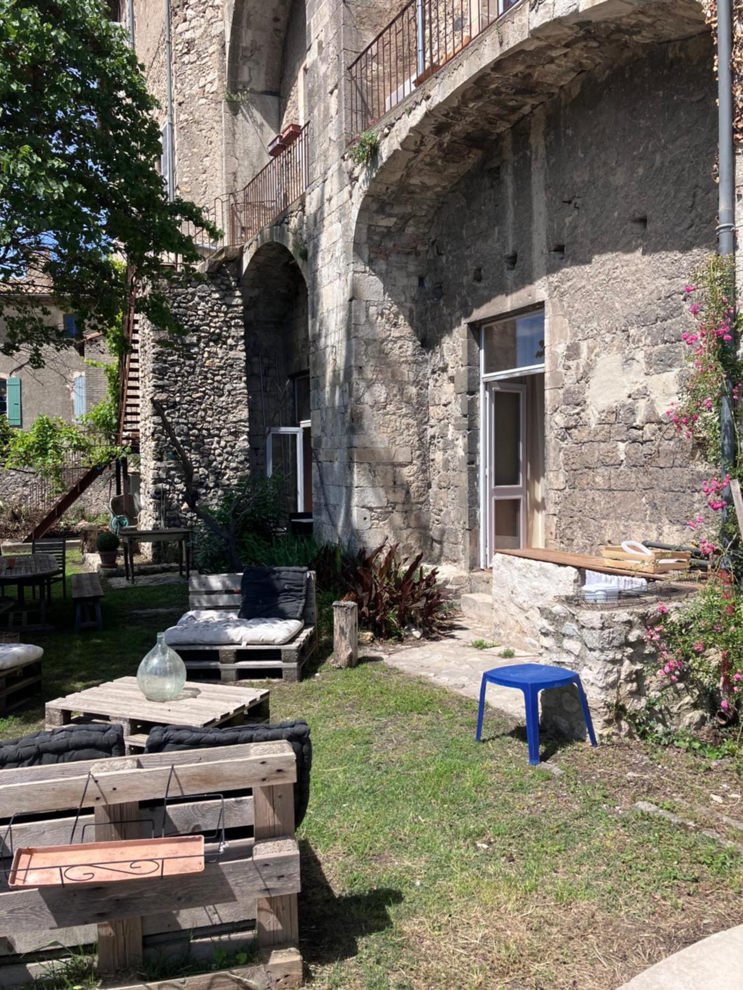 LES JARDINS DE LA CATHÉDRALE chambres d Hôtes gîte de groupe Viviers Extérieur photo